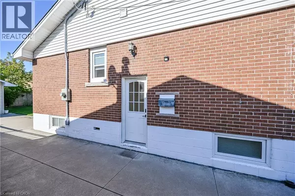 Hamilton, ON L8T2N8,122 TOBY CRES #2