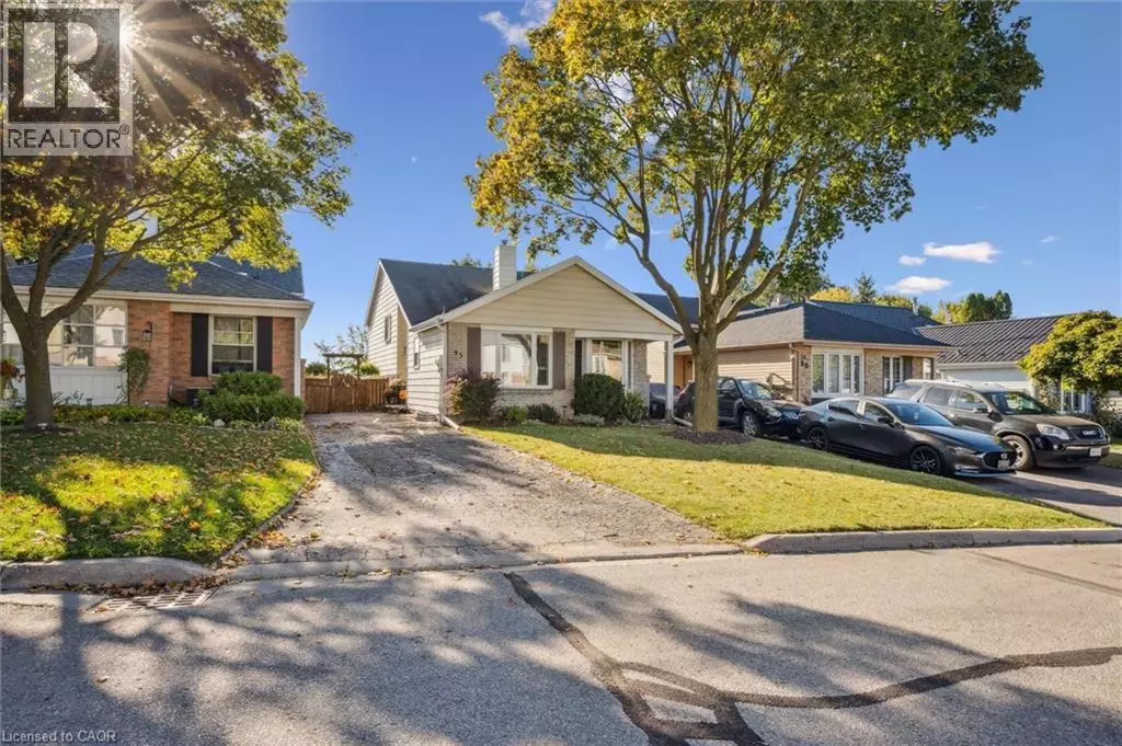 Cambridge, ON N1R7G5,95 MACATEE Place