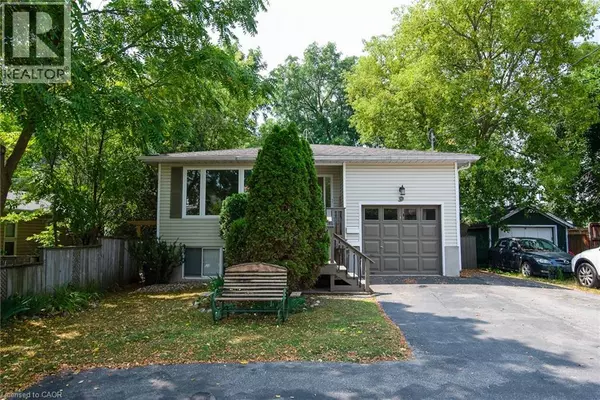 9 MACVILLE AVE #A & B, Kitchener, ON N2K1T2