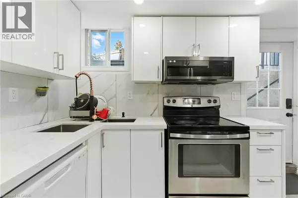 Hamilton, ON L8W3B1,200 WOODHAVEN PL #Lower