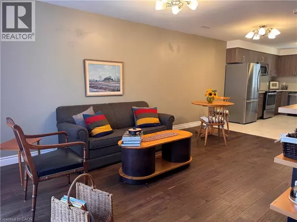 Kitchener, ON N2G0B8,122 COURTLAND AVE East #4