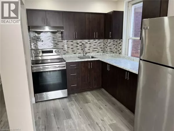 Brantford, ON N3T3M8,153 ALBION ST #3