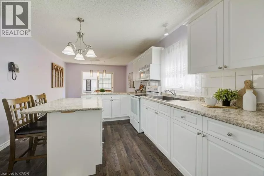 128 WESLEY Crescent, Waterloo, ON N2J4G8