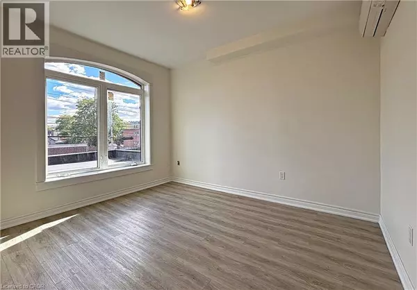 Hamilton, ON L8N2Y9,76 WENTWORTH ST South #2