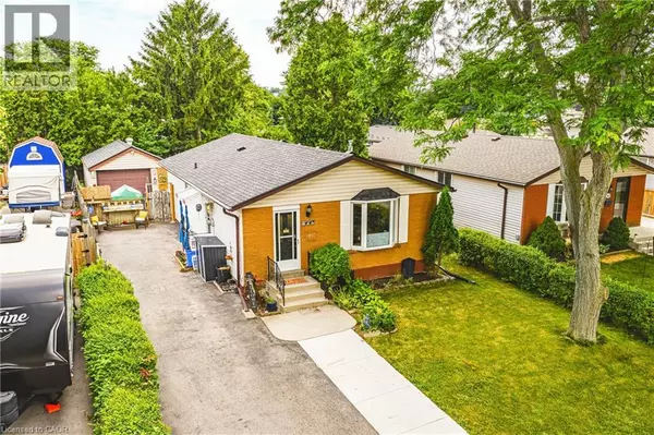 44 BILLINGTON Crescent, Hamilton, ON L8T4R1