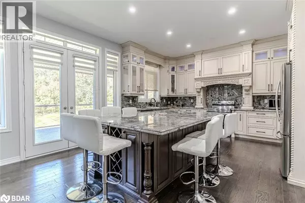 Bradford, ON L3Z0H1,102 PINE HILL ROAD