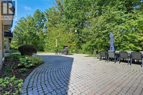 Niagara Falls, ON L2H2Y7,8111 FOREST GLEN DR #524