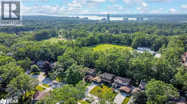 Barrie, ON L4N5N6,19 OAKRIDGE Drive