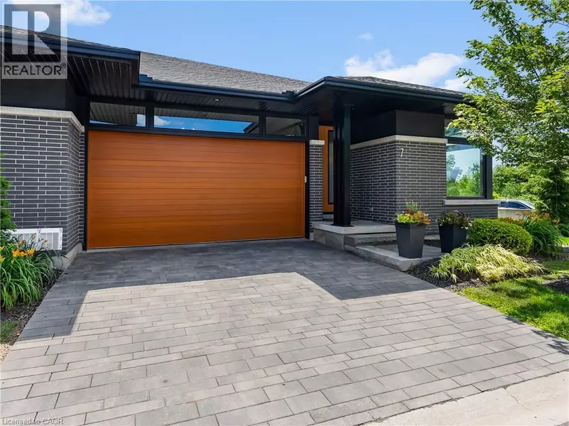 7 TALIESIN Trail, Welland, ON L3C0H5