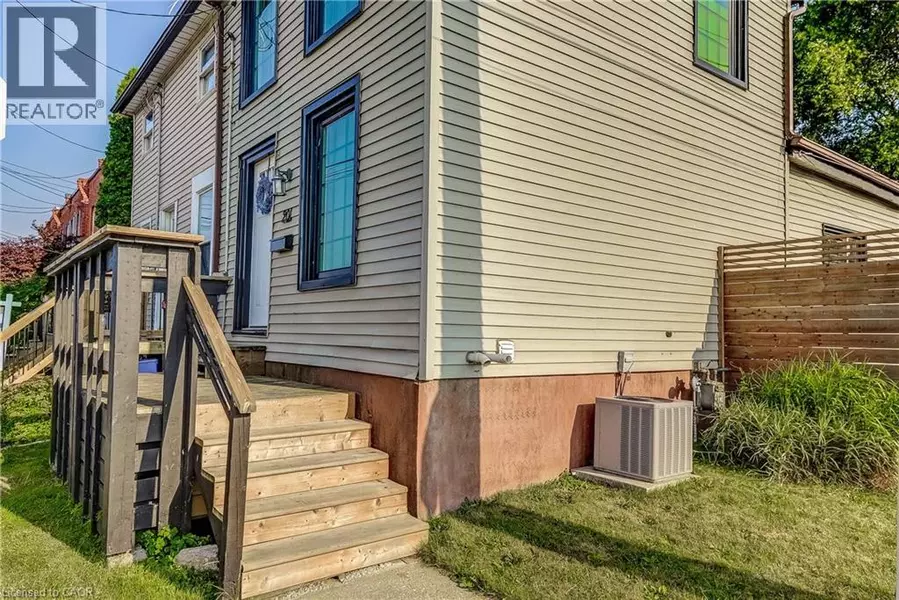 201 BARTON Street W, Hamilton, ON L8R2H3
