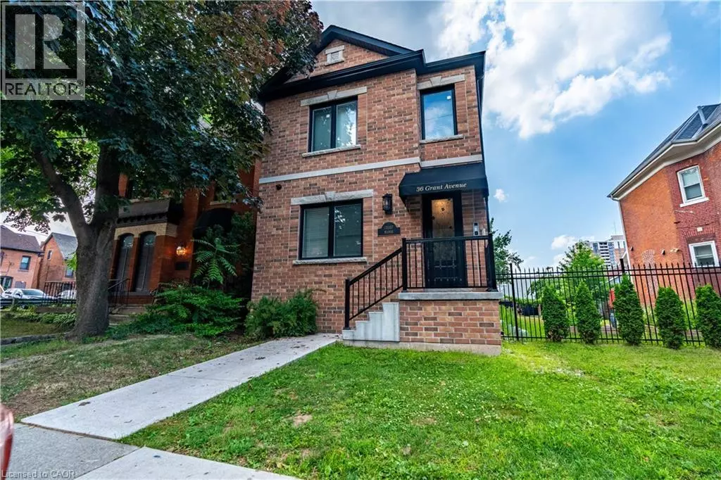 Hamilton, ON L8N2X5,36 GRANT AVE #1B