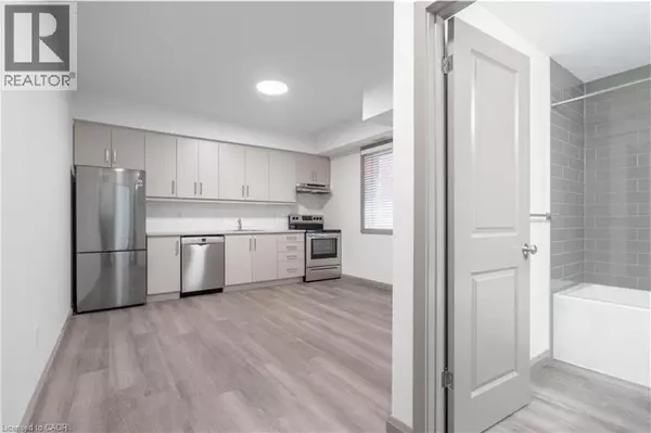 Hamilton, ON L8N2X5,36 GRANT AVE #1B