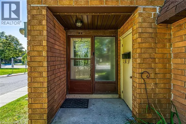 Hamilton, ON L9B1R2,500 STONE CHURCH RD West #F8