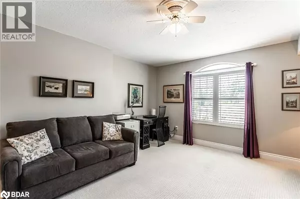 Barrie, ON L4M2G9,222 STEEL ST #7