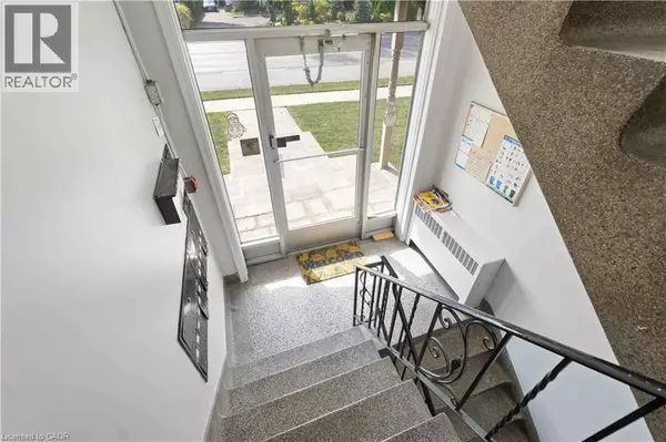 Hamilton, ON L8K1W8,2189 KING ST East #2