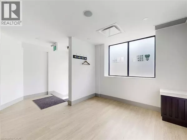 Hamilton, ON L9C2Z1,612 UPPER JAMES Street