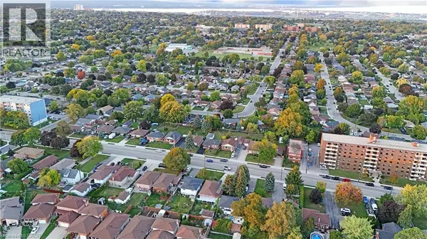 Hamilton, ON L8T2R9,959 E MOHAWK Road E