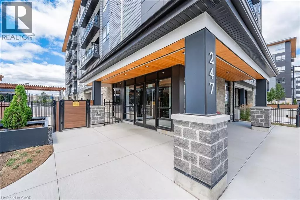 Waterloo, ON N2K0H1,247 NORTHFIELD DR East #202