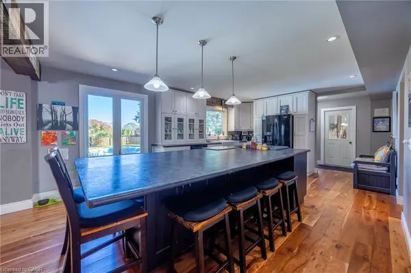 Port Dover, ON N0A1N6,14 PROSPECT Street