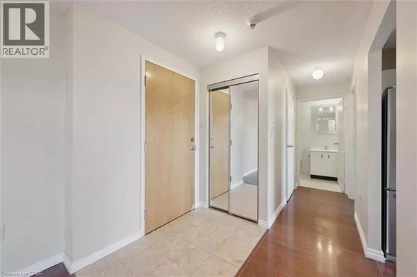 Waterloo, ON N2J4T2,30 BLUE SPRINGS DR #702