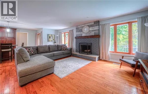 Cambridge, ON N1S4L6,26 ESTHER Avenue