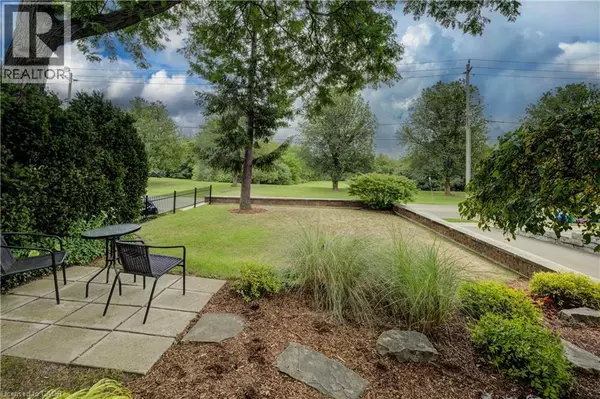 Kitchener, ON N2B1A5,440 MANCHESTER Road