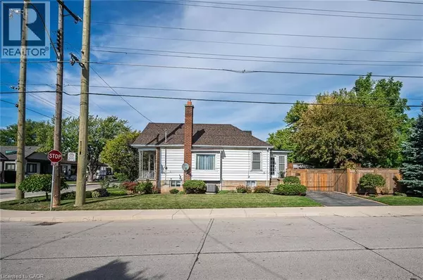 Hamilton, ON L8H4M4,62 WEXFORD Avenue N
