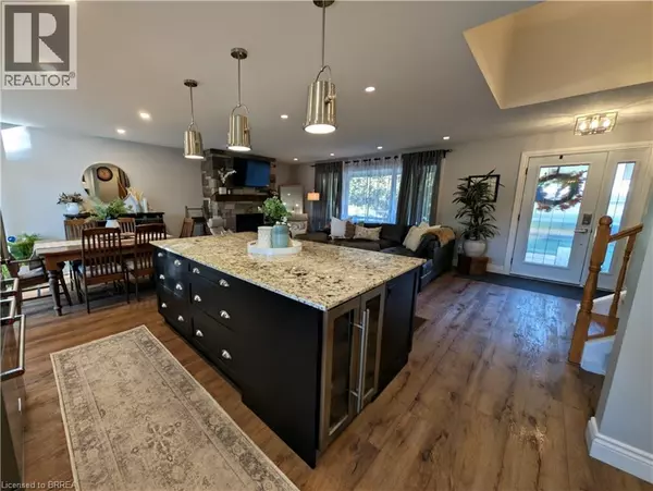 Brantford, ON N3R3L1,14 MEADOW Road