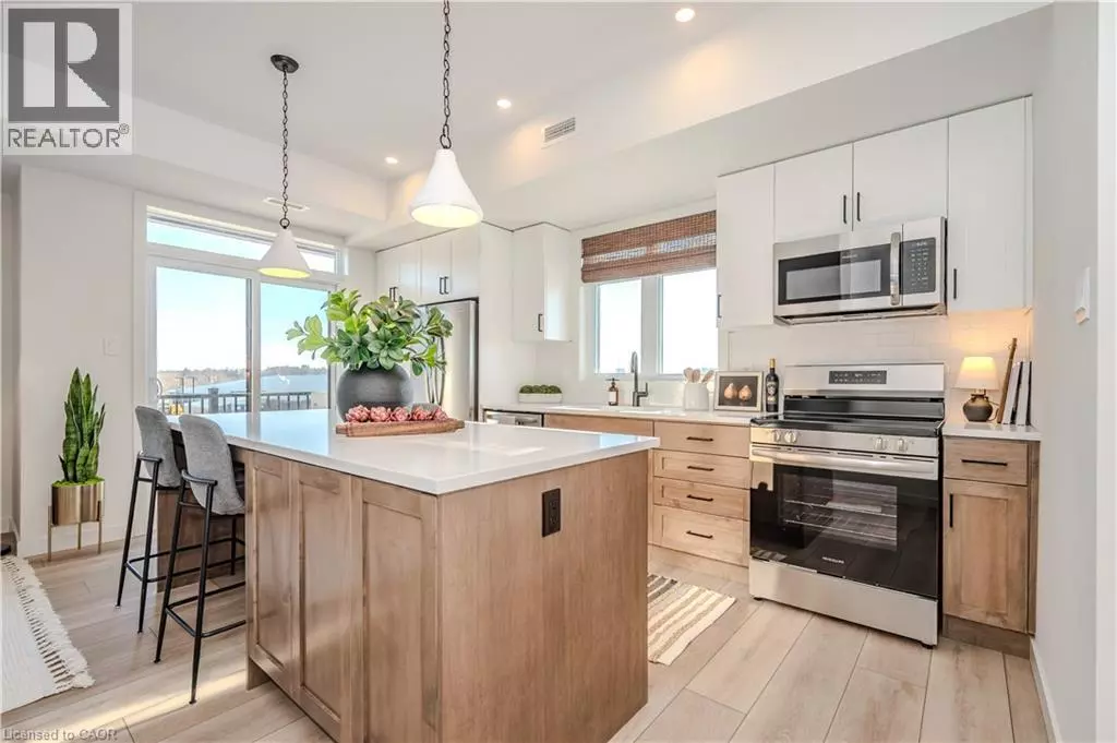 Guelph, ON N1H1G8,824 WOOLWICH ST #99