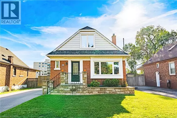 35 IPSWICH Place, Hamilton, ON L8K3E8