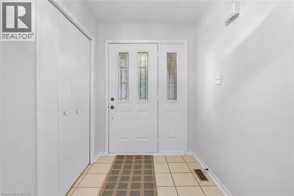 Burlington, ON L7P3V5,2400 EAGLESFIELD Drive