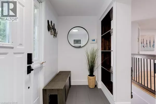 Burlington, ON L7T1B9,636 WEST OVAL Drive