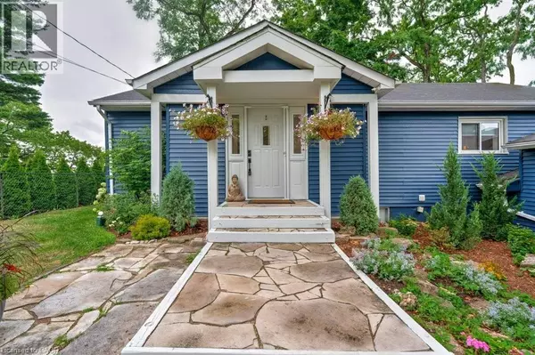 Burlington, ON L7T1B9,636 WEST OVAL Drive