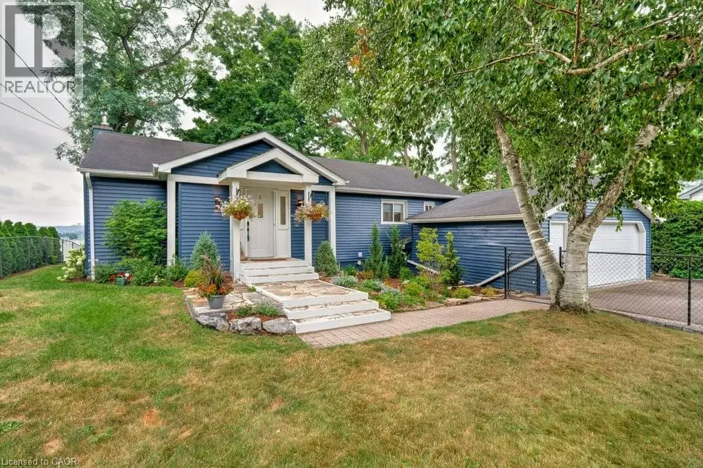 Burlington, ON L7T1B9,636 WEST OVAL Drive