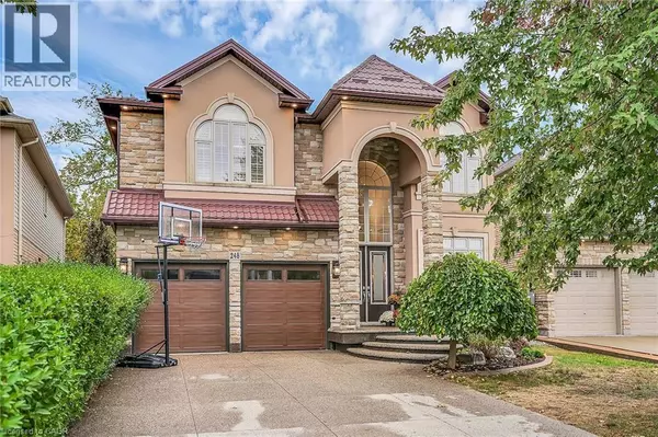 Ancaster, ON L9K1T2,248 CLOVERLEAF Drive