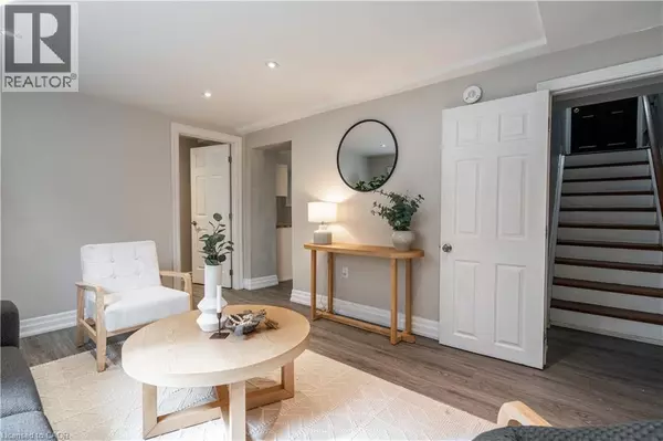 Hamilton, ON L9C4B9,34 BRIARWOOD CRES #Lower