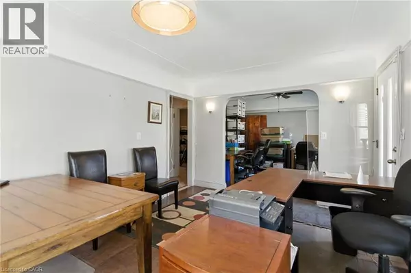 Stoney Creek, ON L8G1H7,35 KING ST West #Upper