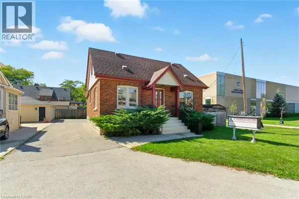 Stoney Creek, ON L8G1H7,35 KING ST West #Upper