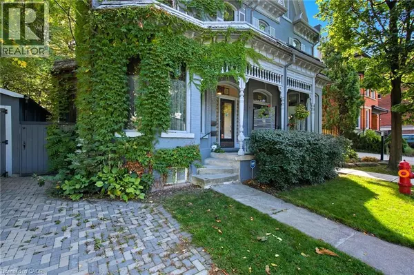 Hamilton, ON L8P3J2,223 BAY ST South #2