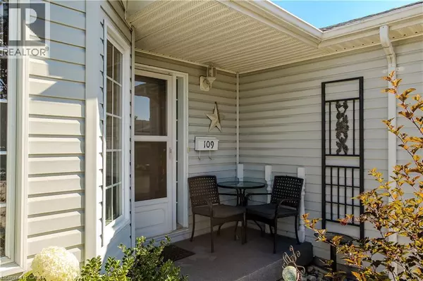 Freelton, ON L8B1A5,109 EMERALD Court