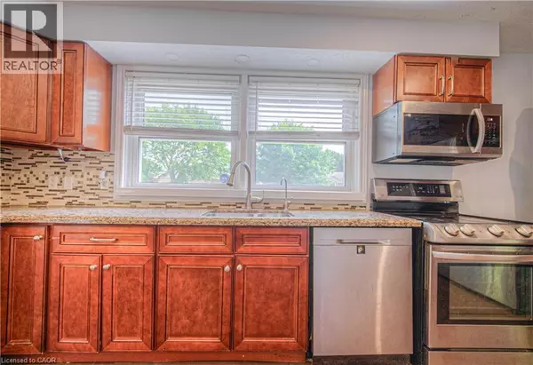 Kitchener, ON N2B1Z2,169 BRUCE ST #Upper