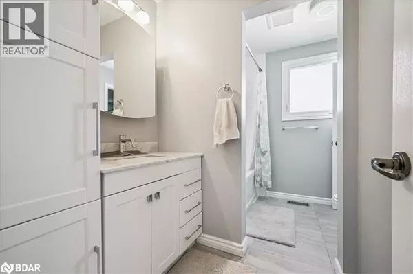 Burlington, ON L7L3X5,5019 BRADY Avenue