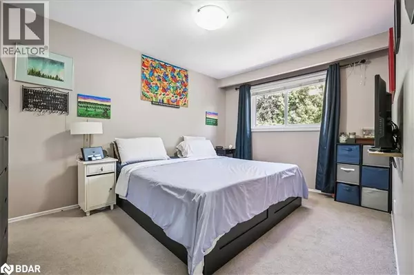 Burlington, ON L7L3X5,5019 BRADY Avenue