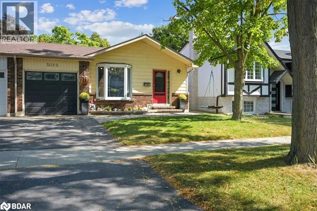 Burlington, ON L7L3X5,5019 BRADY Avenue