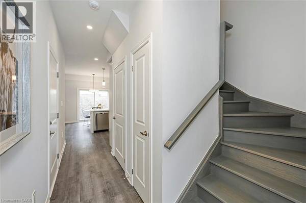 Hamilton, ON L0R1W0,205 THAMES WAY #22