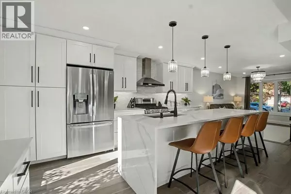 166 WESTVALE Drive, Waterloo, ON N2T1C2