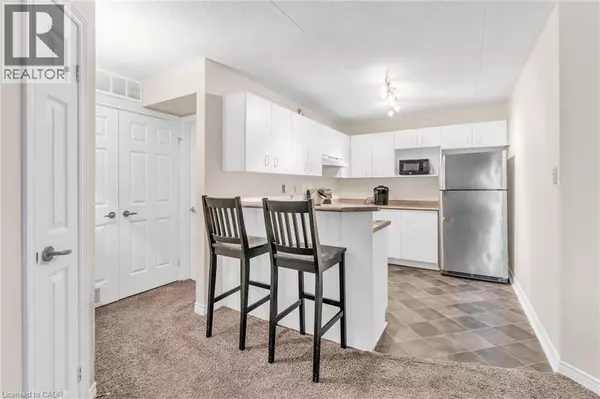 2010 CLEAVER AVE #207, Burlington, ON L7M4C1