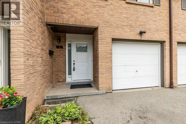 Hamilton, ON L8K6M6,66 SUMMERCREST DR #3