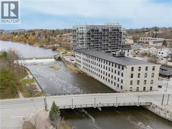 19 GUELPH AVE #207, Cambridge, ON N3C1A2