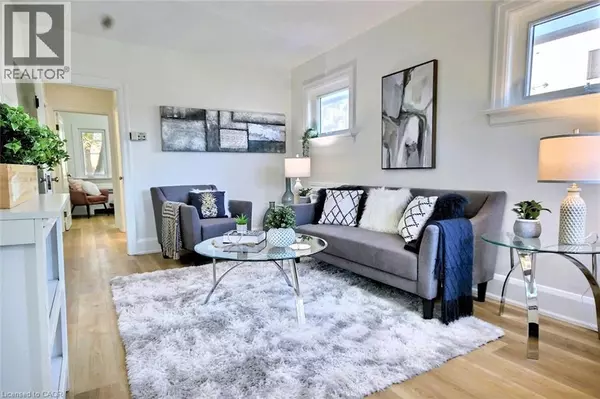 Kitchener, ON N2H5K9,324 WELLINGTON Street N